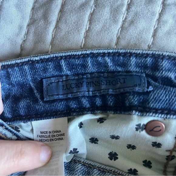 LUCKY BRAND ~ Cutoff Distressed Lucky Pins Short Size 10 High Rise - Picture 5 of 14